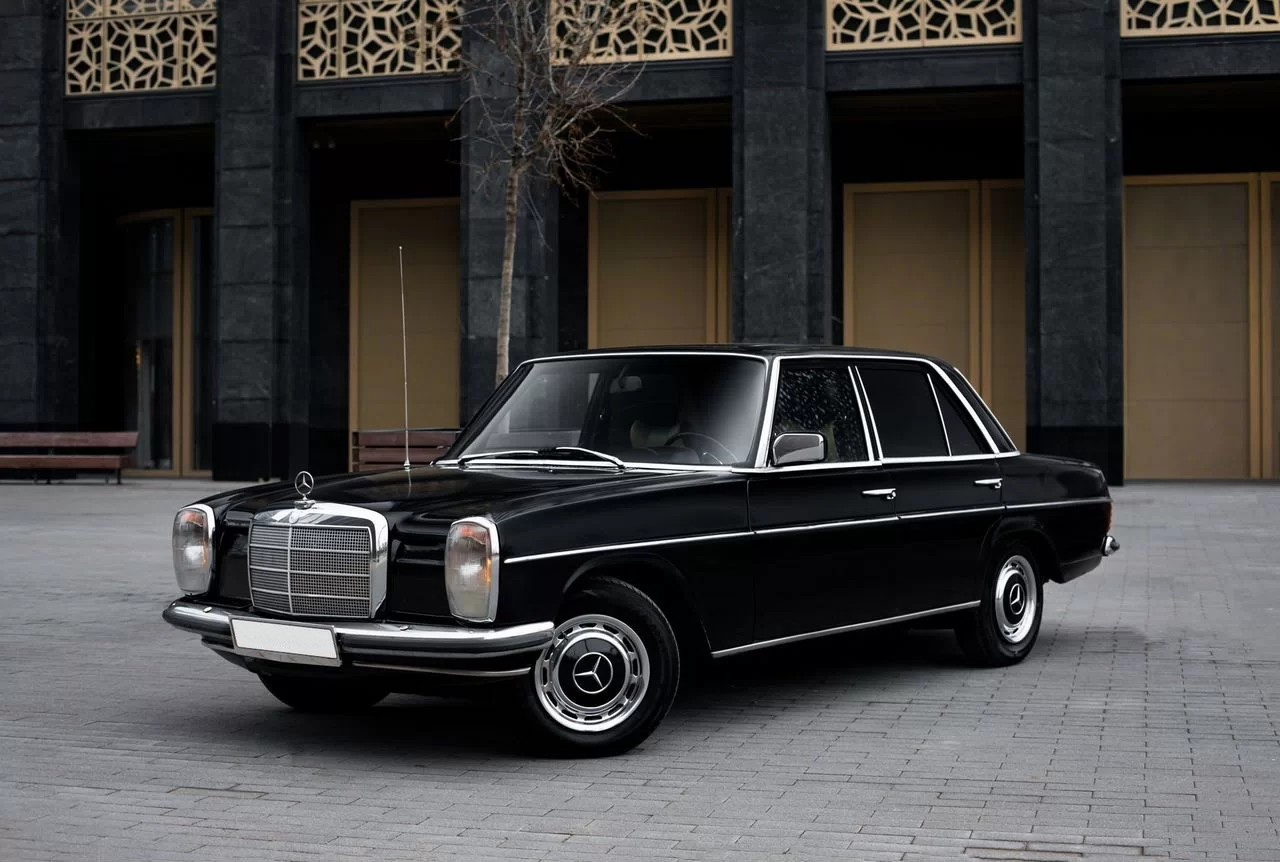 Mercedes-Benz W115